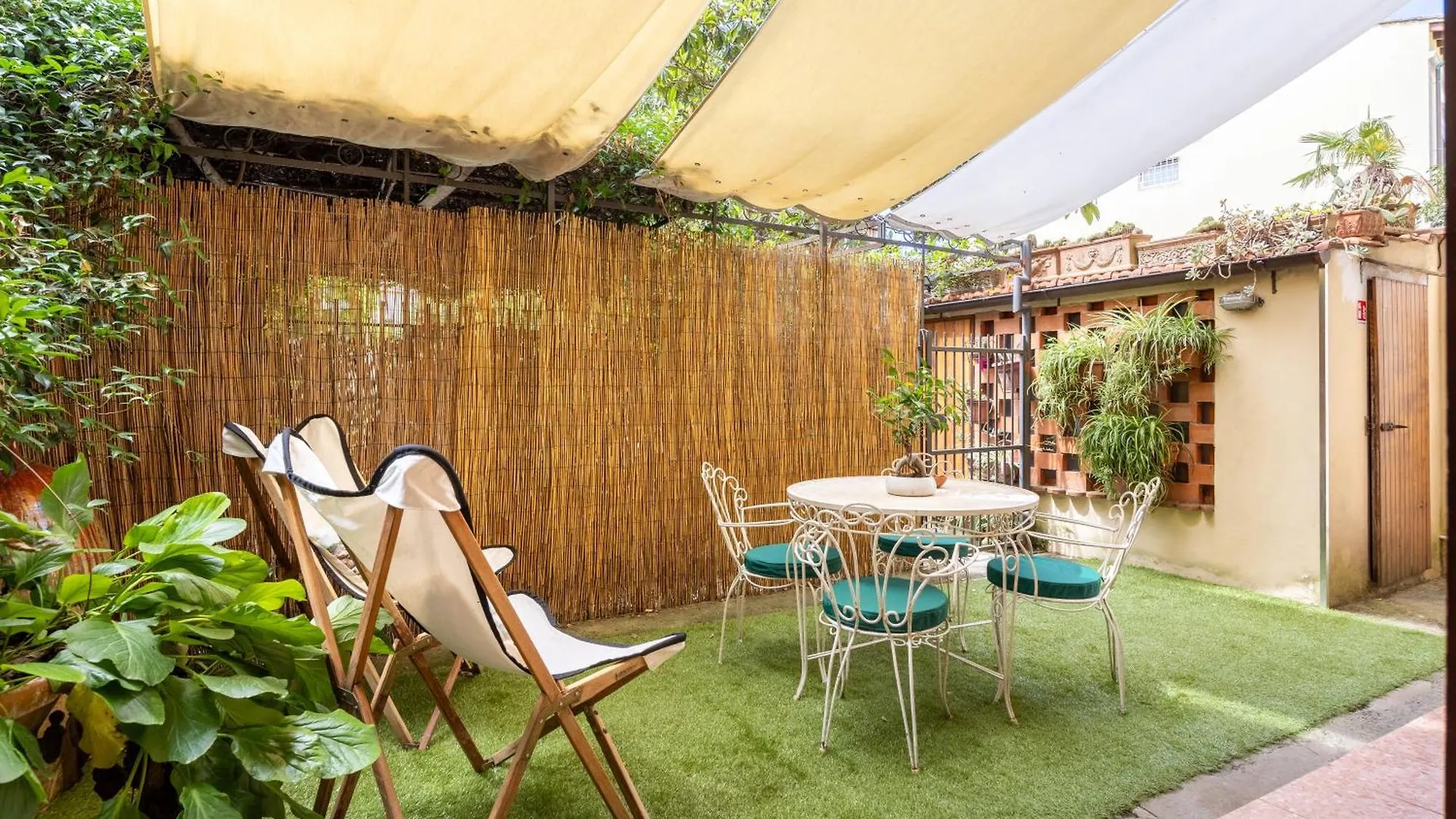 Casa Del Gelsomino E Del Nespolo Daire Floransa 0*,